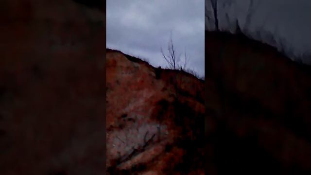 Придурок прыгнул с карьера смотреть онлайн