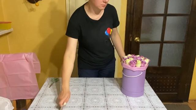 Шар баблс с цветами в шляпной коробке смотреть онлайн