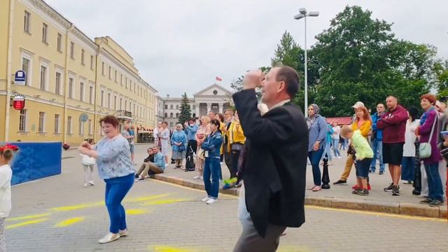 Праздник в Минске - целый день! А впереди ещё салют смотреть онлайн