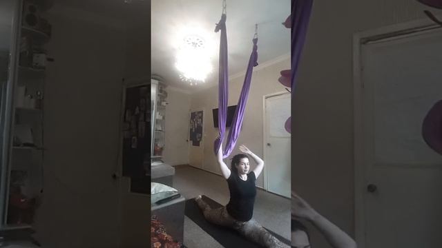 Ассаны поза воин1 и хануманасана. Контр позы. смотреть онлайн