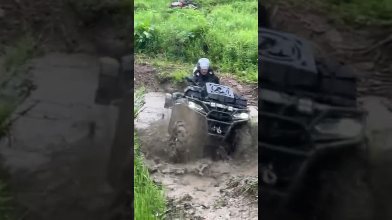 Кемеровский клуб «Поехали» продолжает покорять бездорожье, разъезжая по грязи и глубоким ямам смотреть онлайн