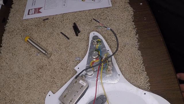 Wiring a Humbucker into Strat Pickguard. смотреть онлайн