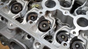 Кап. ремонт двигателя 1NZ-FE ( первая часть ) ремонт ГБЦ.mp4