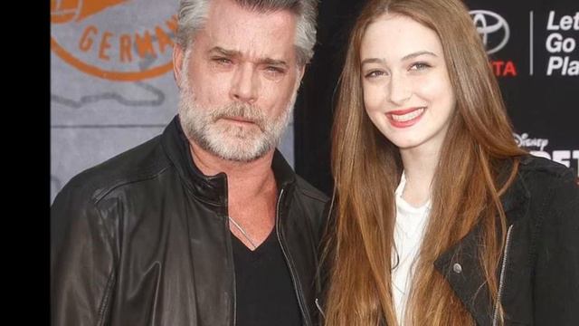 L'acteur Ray Liotta nous a quitté. Sa fille Karsen reprend le flambeau смотреть онлайн