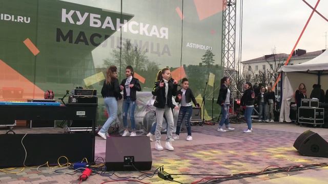 Авансцена Music Time Наш сосед смотреть онлайн