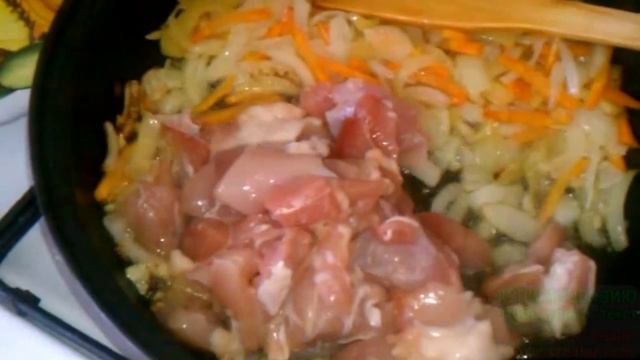 Тушеная фасоль с овощами и мясом. смотреть онлайн