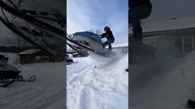 It’s a bird, it’s a plane, it’s a 1978 Kawasaki Drifter! #ditchbanger #vintage #snowmobile #sledlif смотреть онлайн