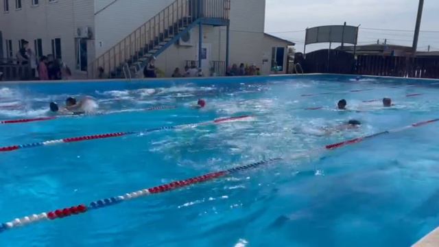 Кроль на груди