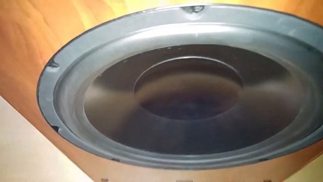 Bassotronic Bass I Love You test zvucnika Jamo 408 смотреть онлайн