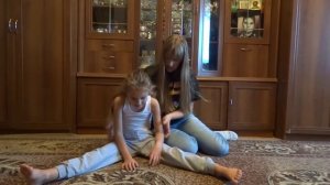 Как растянуться на шпагат в домашних условиях?Как растянуть ребёнка?