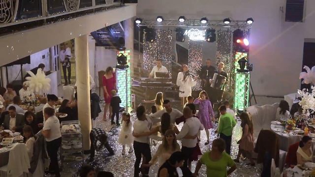Марина і компанія. Ресторан "Скорпіон" смотреть онлайн