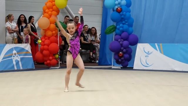 Выступление маленькой гимнастки Марченко Кира 2015 г.р (5 лет) Харьков смотреть онлайн