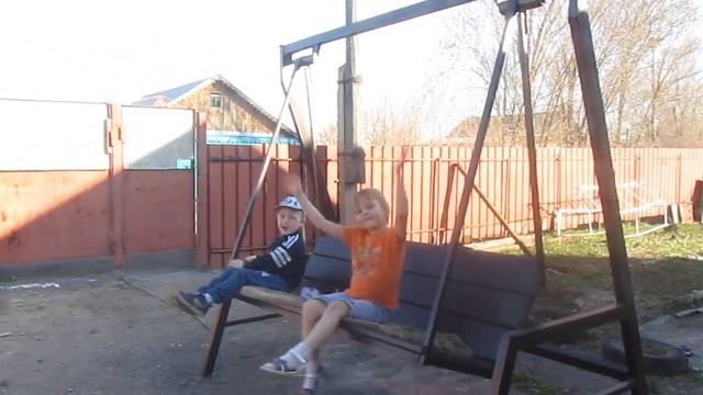 простые безопасные качели своими руками-испытывают дети смотреть онлайн