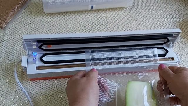 ТЕСТИРУЮ ВАКУУМНЫЙ УПАКОВЩИК.НЕЗАМЕНИМАЯ ВЕЩЬ НА КУХНЕ. смотреть онлайн