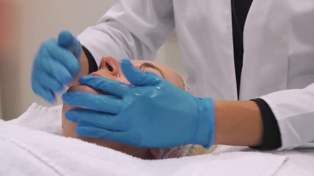 Cosmedix Essential Peptide Peel смотреть онлайн