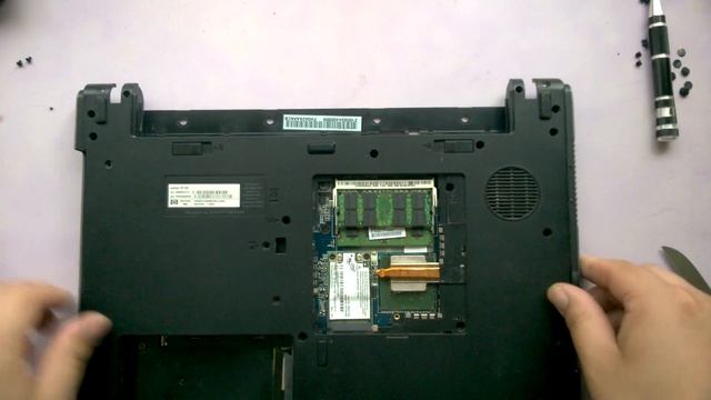 Hp 530 (Замена матрицы,полный разбор,чистка от пыли) смотреть онлайн