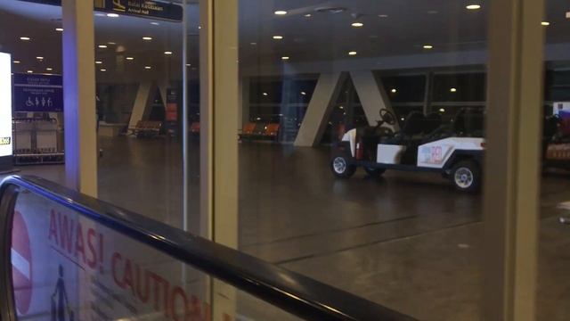 Walking Tour International Airport Arrival KLIA 2 Kuala Lumpur Malaysia from Philippines 2022 смотреть онлайн