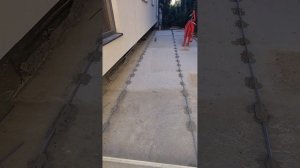 укладка бассейна керамогранитом ещё в процессе