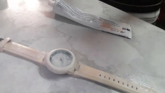 HOW TO WHITTEN YOUR RUBBER WATCH STRAPS??? watch this!!! смотреть онлайн