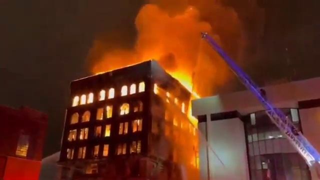 В США, штат Огайо, 6 января загорелся старинный масонский храм Зейнсвилля... смотреть онлайн