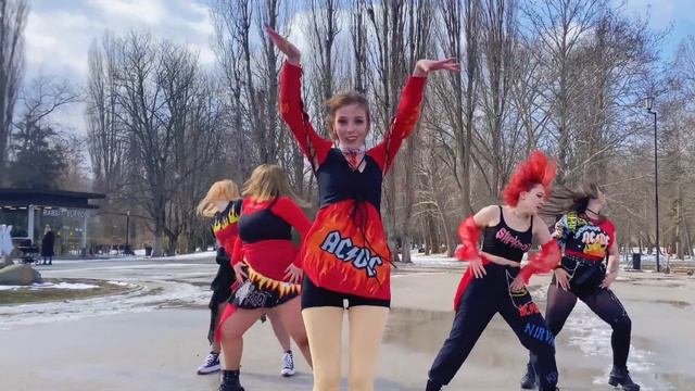[K-POP IN PUBLIC] [ONE TAKE] (G)I-DLE (여자)아이들 - 'TOMBOY' dance cover by BELMOUVE смотреть онлайн