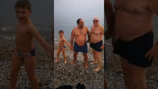 Абхазия море зимой. Новый год. Купаемся. Типа моржи))