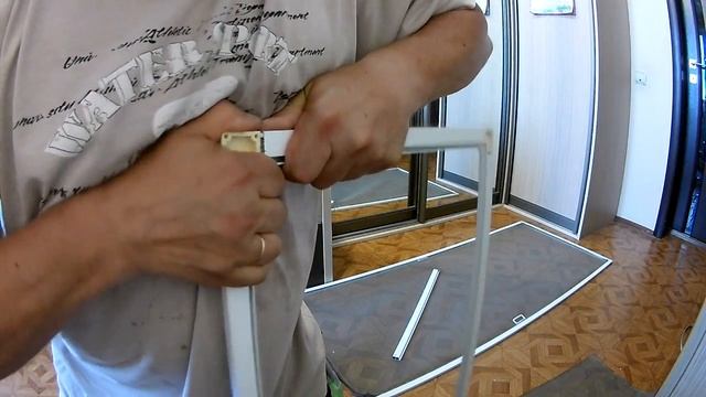 Москитная сетка пластикового окна.Ремонт своими руками в домашних условиях смотреть онлайн