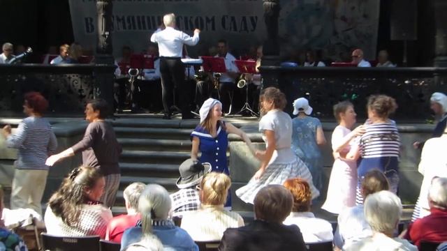 «Besame Mucho «музыка» — в Румянцевском Саду Санкт-Петербурга. смотреть онлайн