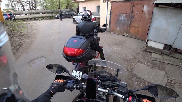 Зачем задний тормоз на мотоцикле? Катя Dominar 400 смотреть онлайн