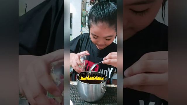 Try naman natin mag bake ng brownies!Masarap kaya??? Magnolia fudge Brownie mix смотреть онлайн
