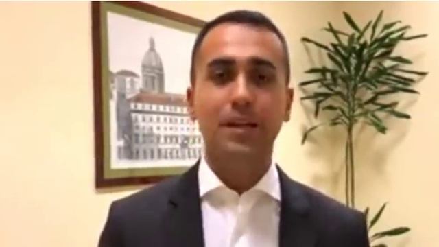 Luigi Di Maio: "Voglio darvi una buona notizia!" смотреть онлайн