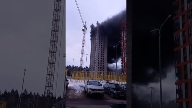 ЖК Олимп,пожар в строящемся доме,( присутствие мата) смотреть онлайн