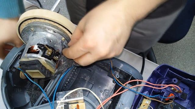 ремонт пылесоса Scarlet Sc-1081 не включается