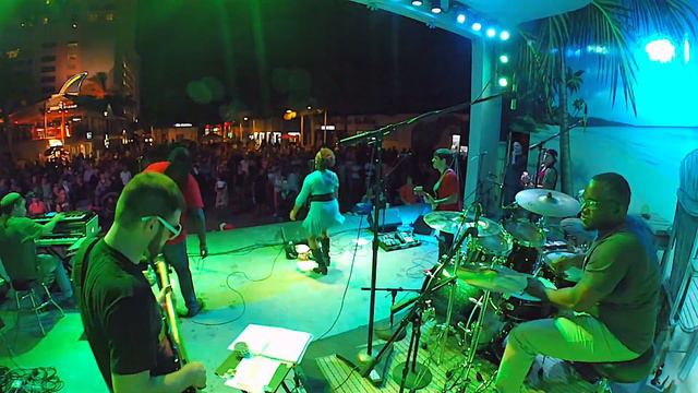 "Fallin" Alicia Keys Reggae Cover by The Resolvers LIVE! смотреть онлайн