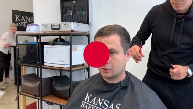Казанский барбер, который бескорыстно стрижет инвалидов смотреть онлайн