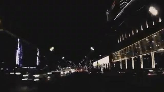 Красивая девушка по ночному городу смотреть онлайн