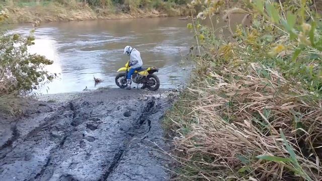 2000 Drz 250 Kickin up a lil mud смотреть онлайн