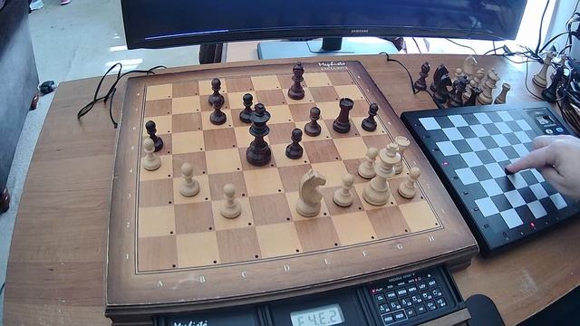 Mephisto MMV vs Novag Obsidian смотреть онлайн