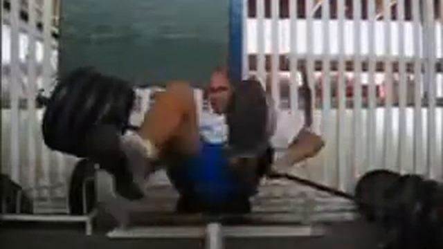Придавило штангой смотреть онлайн