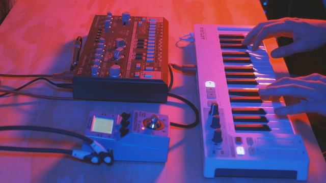 Behringer TD3 and Zoom MS70CDR Ambient Jam смотреть онлайн