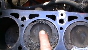 1ч Редкая Поломка в Троящем Двигателе Машины