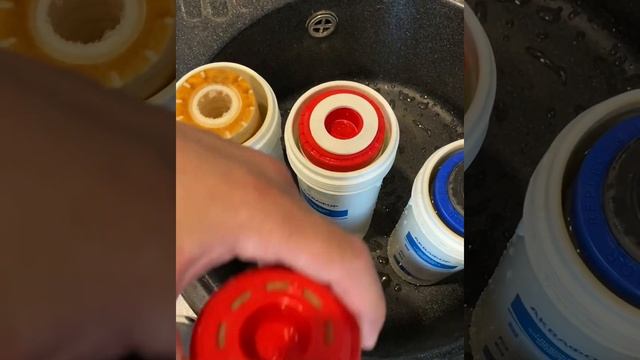 Фильтр для очистки питьевой воды Аквафор. Замена фильтрующих элементов смотреть онлайн