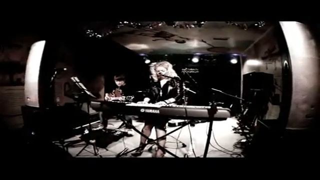 Eva Pavlova - Wake Me Up When September Ends (Green Day cover) смотреть онлайн