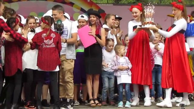 Танцевальный Фестиваль в Измайловском Парке "ART ALLIANCE" Поздравляют Руководителя Юру Рычина смотреть онлайн