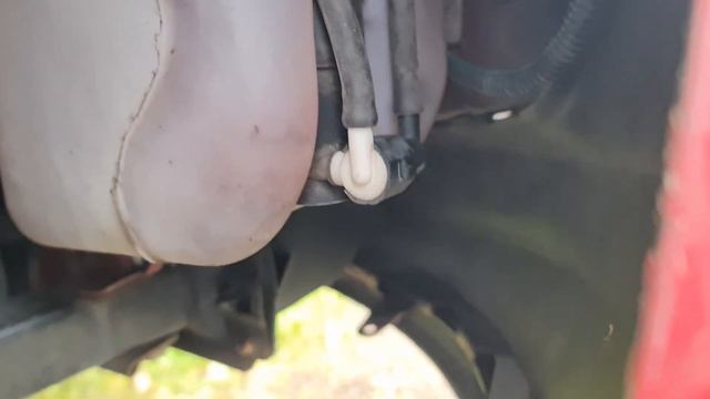 How To Replace Your Peugeot 207's Windshield Washer Pump