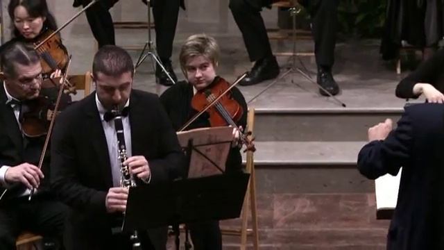 W. A. Mozart concerto per Clarinetto e orchesrta K622 - 1° tempo смотреть онлайн