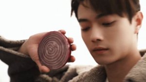 Сюй Кай в фотосессии для ноябрького выпуска журнала《风度men's uno》