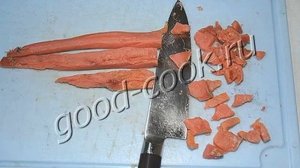 Салат с копчёным лососем, рисом и огурцом, рецепт приготовления