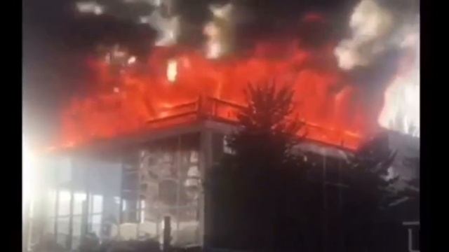 Пожар в Самаре уничтожает надежды на музей рок-н-ролла...возле ТРЦ «Звезда" смотреть онлайн