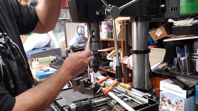 How To Use a Drift On a Drill Press смотреть онлайн